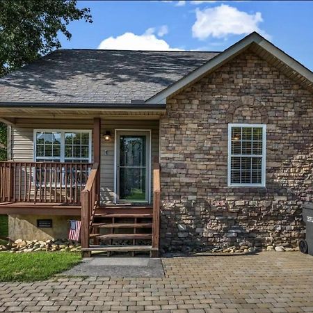 Creekside Cottage*Hot Tub*Entire Home-Пиджен Фордж Екстериор снимка