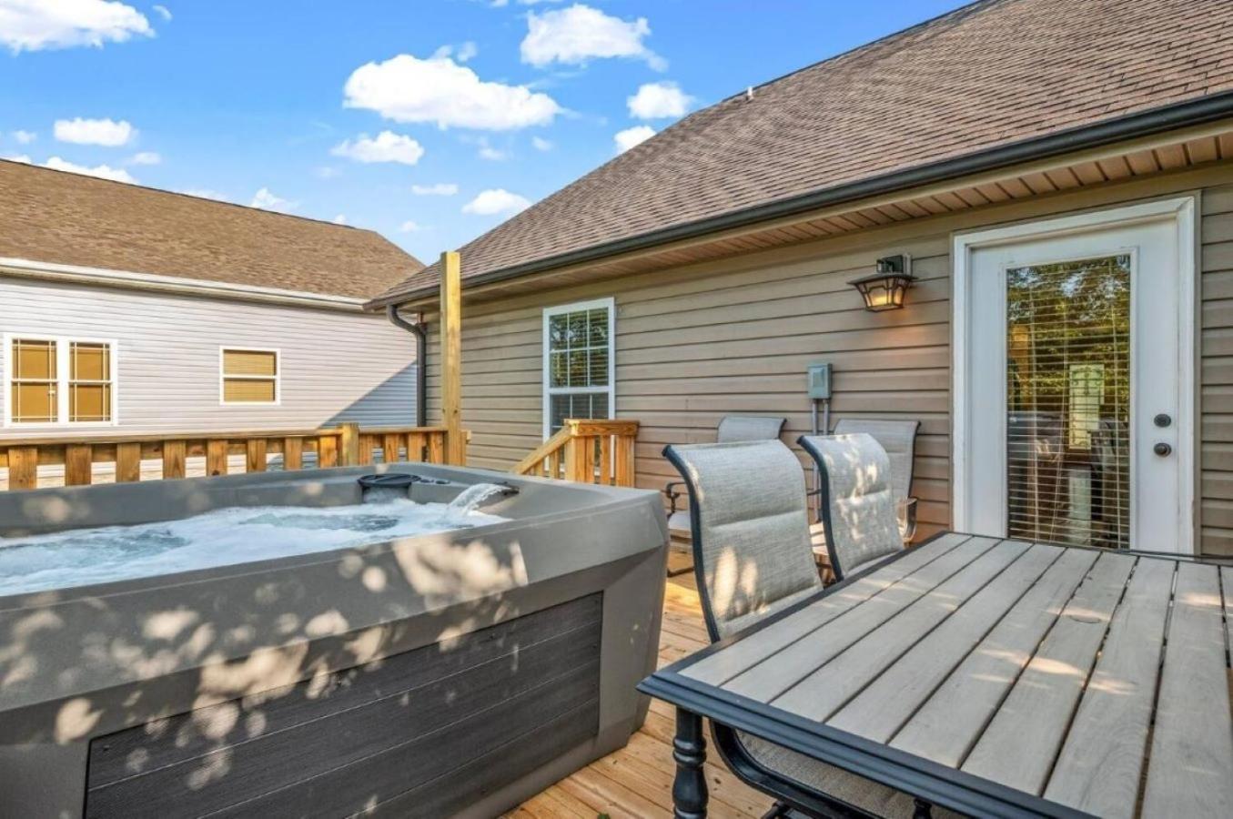 Creekside Cottage*Hot Tub*Entire Home-Пиджен Фордж Екстериор снимка