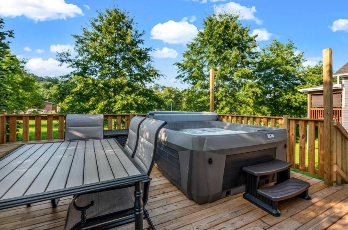 Creekside Cottage*Hot Tub*Entire Home-Пиджен Фордж Екстериор снимка